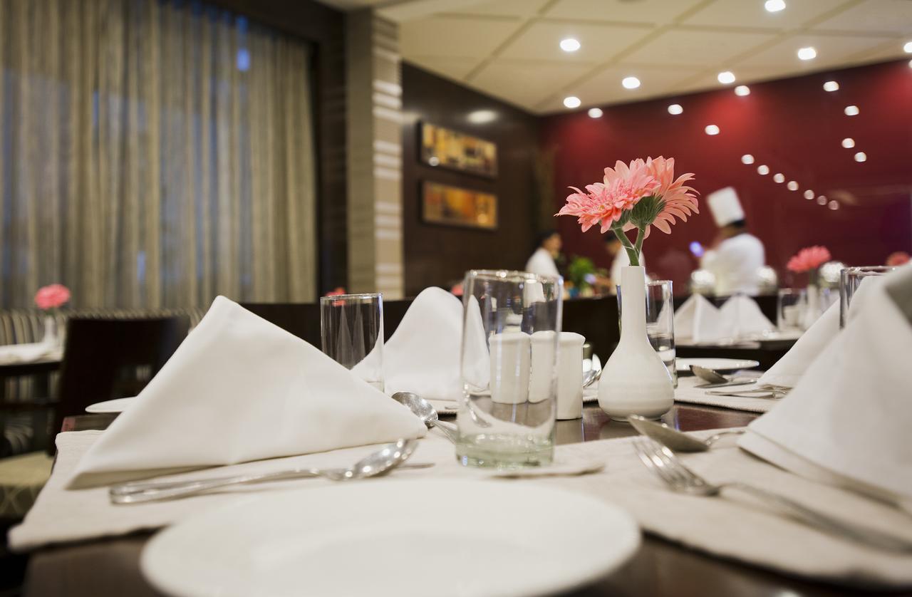 The Manor Bareilly By Leisure Hotels Extérieur photo